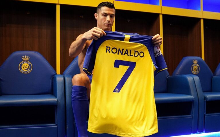 Intip Seberapa Besar Penghasilan Megabintang Sepak Bola Ronaldo